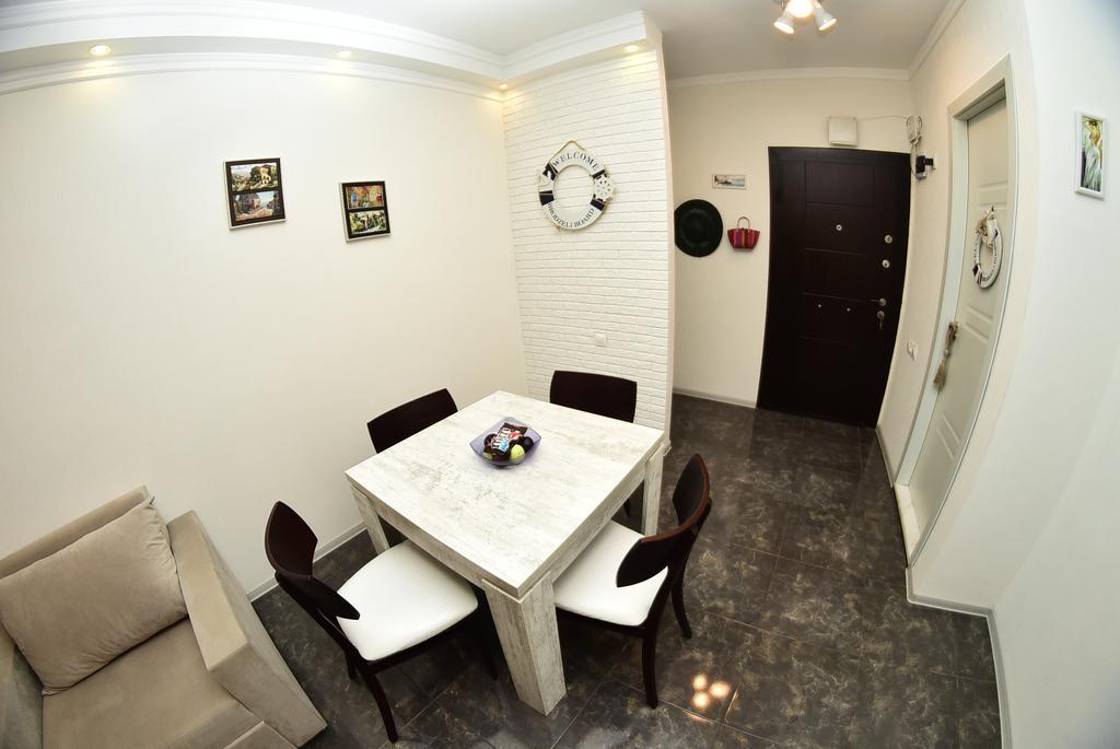 Stars Apartment Batum Dış mekan fotoğraf